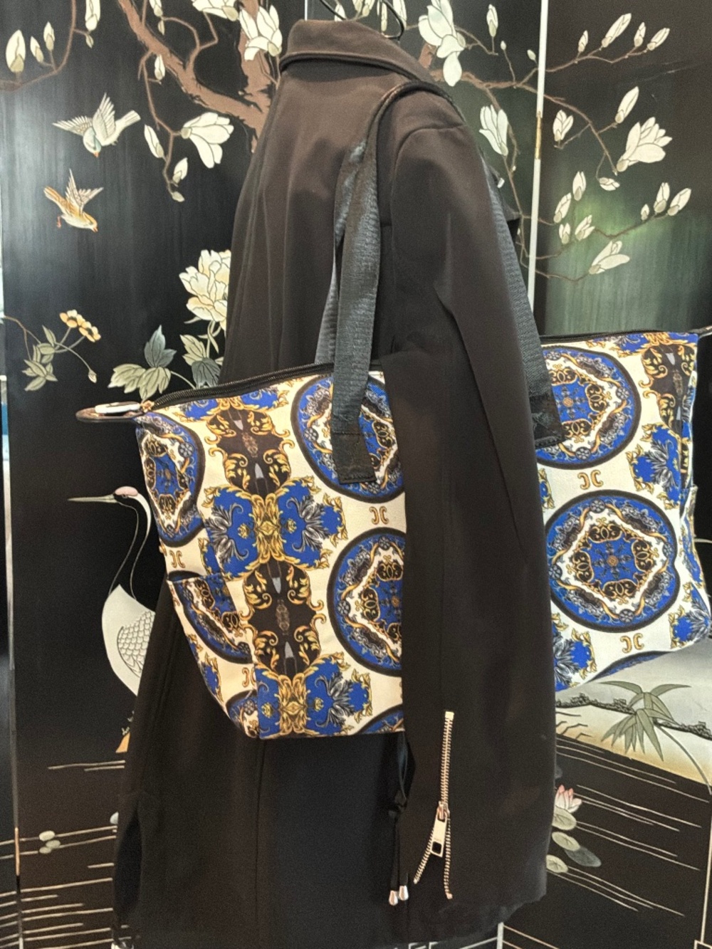 Alice + Olivia Regal Romance Sapphire Blue Gold Travel Tote Bag NWT